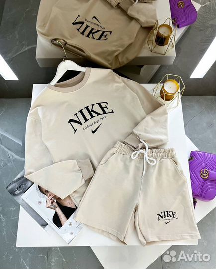 Спортивный костюм Nike женский новый 44 46