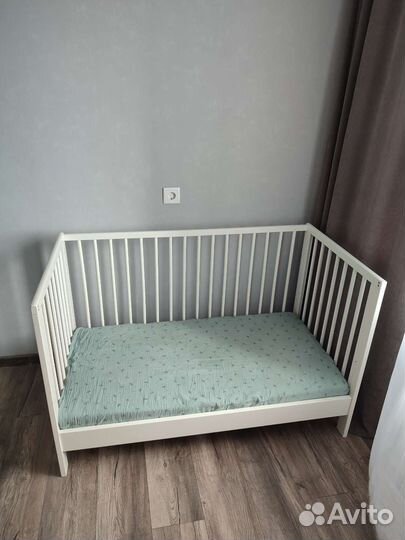 Продам кроватку Икея с матрасом