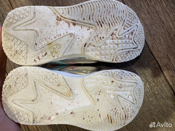 Кроссовки для девочки 28 размер