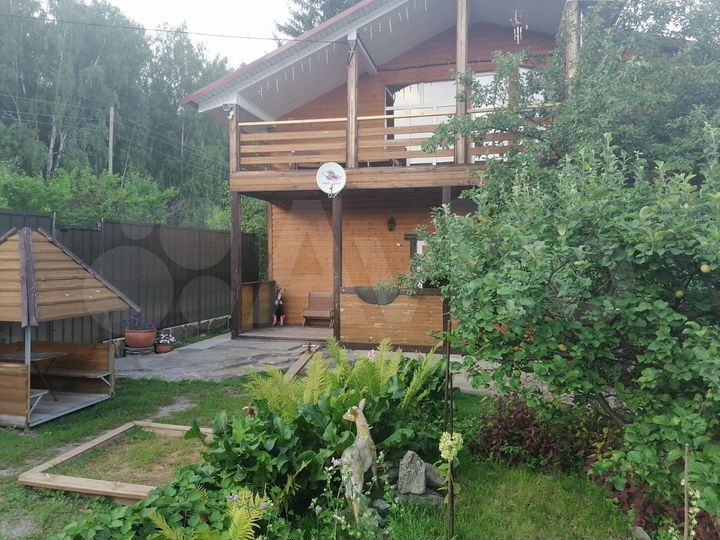 Коттедж 300 м² на участке 10 сот.