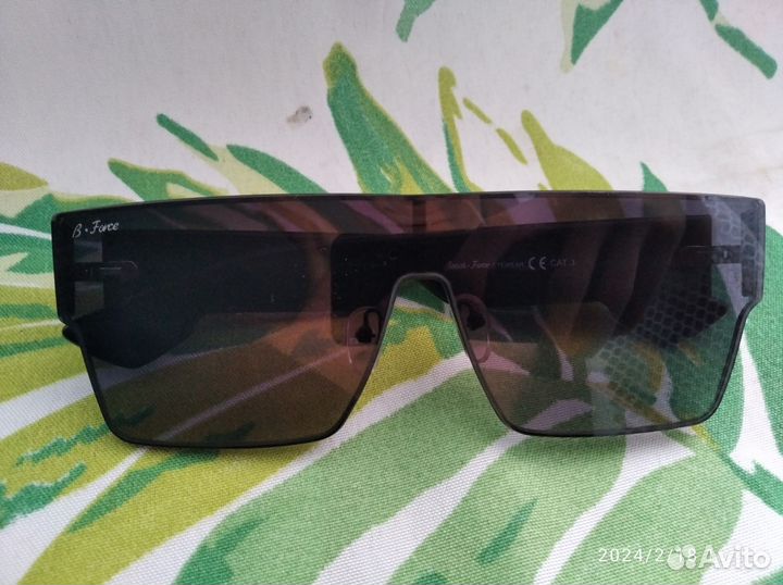 Солнцезащитные очки