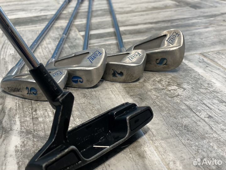 Клюшки (5 шт.) для гольфа