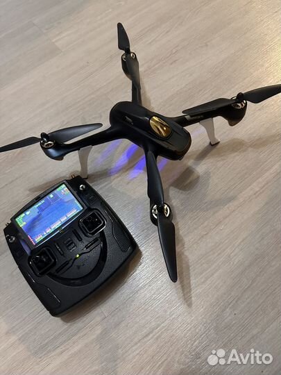 Квадрокоптер hubsan h501s