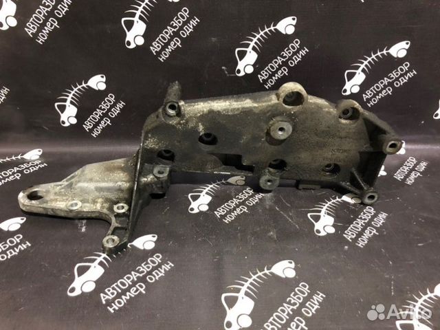 Кронштейн генератора Volvo S60 2.5L B5254T2 2003