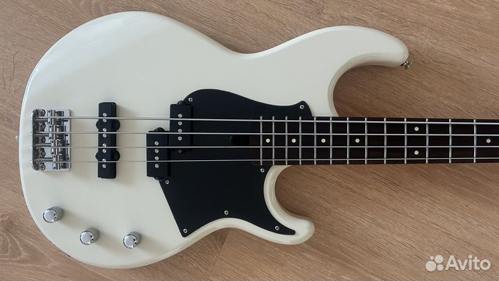 Бас гитара Yamaha BB-234