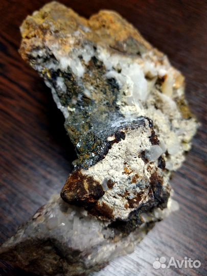 Кварц с пиритом, минерал