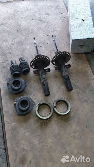 Комплект на Renault Megane 2 стойка опора подшипн