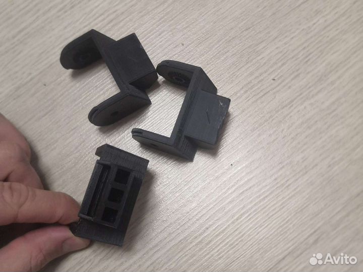 Крепление монитора