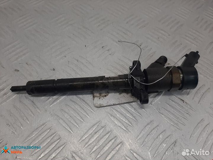 Форсунка Peugeot 206 рест. 2005 1609850580