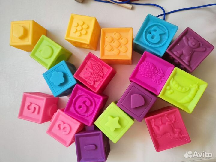 Игрушки для малышей пакетом