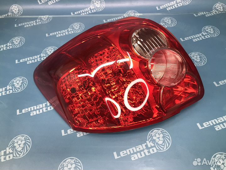 Фонарь задний левый Toyota Auris
