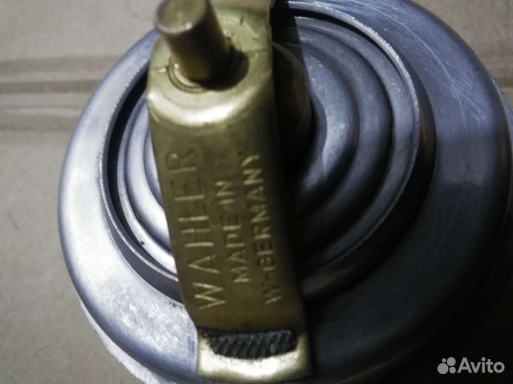 Термостат на Volvo 240 740 850 940 2.4D