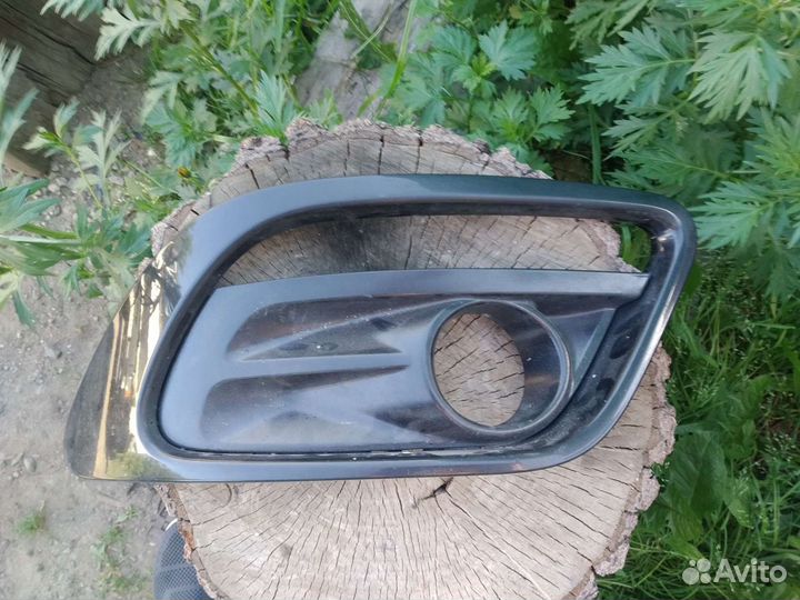 Renault Fluence рамка противотуманки правая