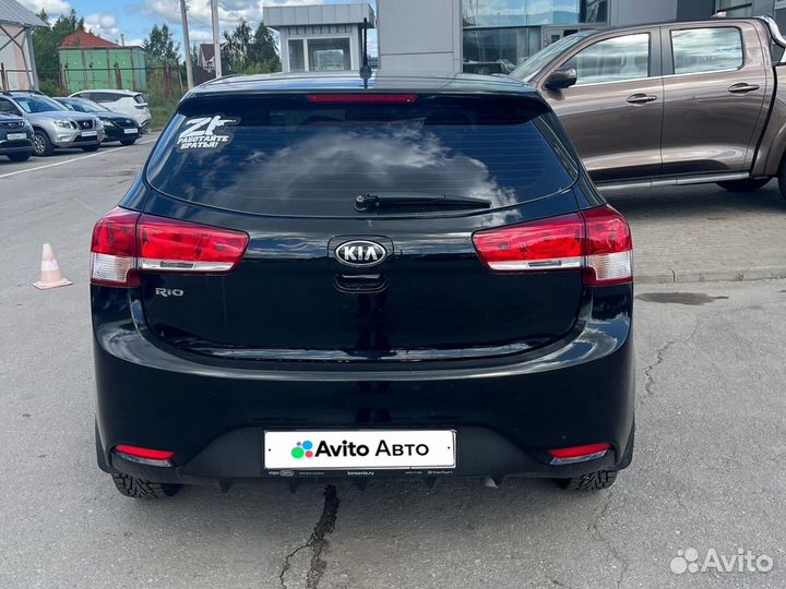 Kia Rio 1.4 AT, 2015, 111 000 км