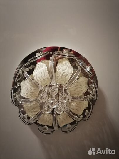 Люстра б/у (с блоком, пультом и лампами)