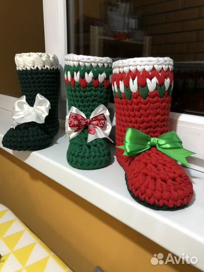Вязанные корзинки, ёлки, сапожки, рождественские В