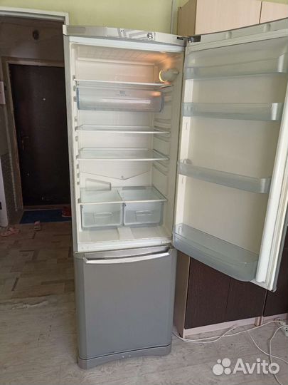 Холодильник indesit