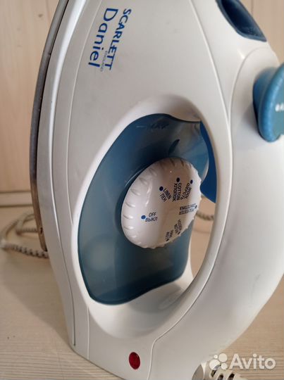 Утюг Scarlett Daniel