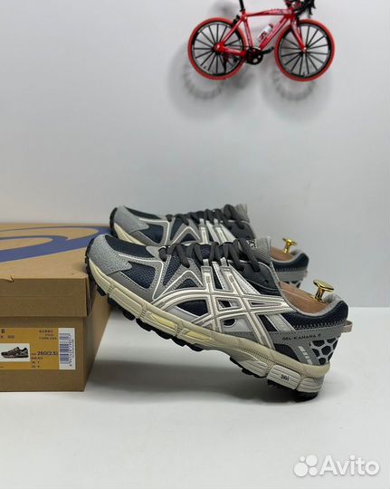 Кроссовки Asics