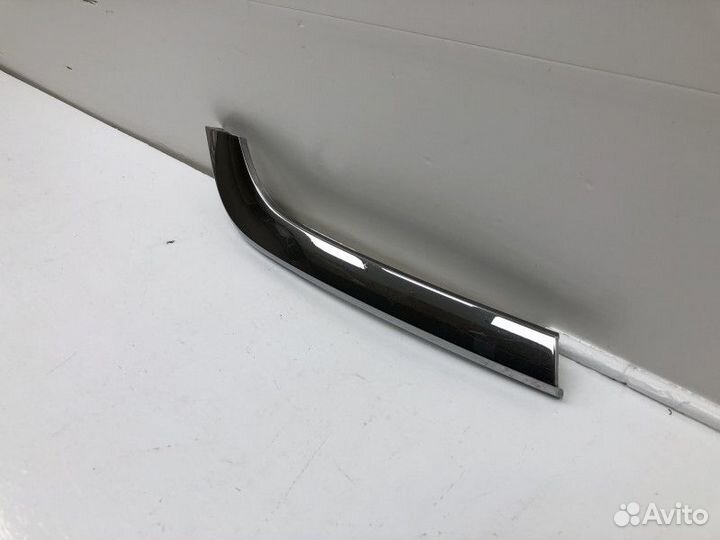 Молдинг переднего бампера левый LADA Vesta