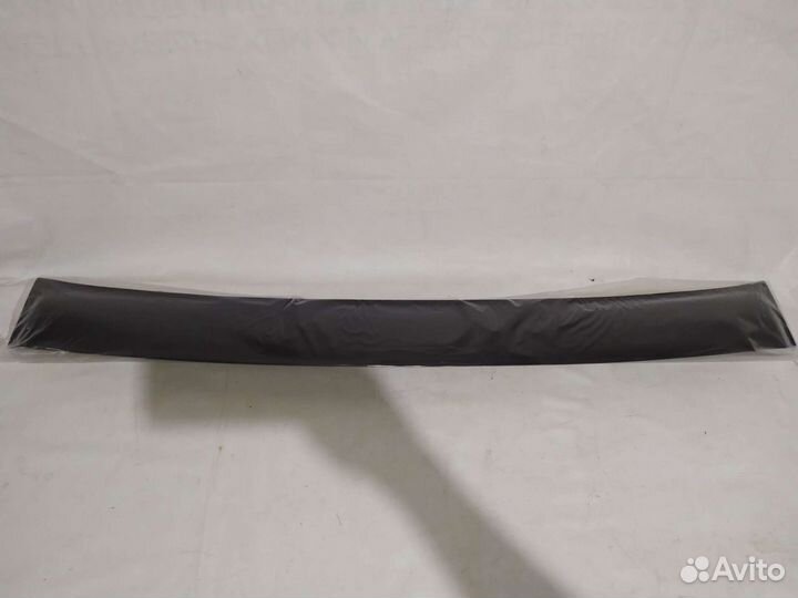 Ветровик заднего стекла Volkswagen Polo