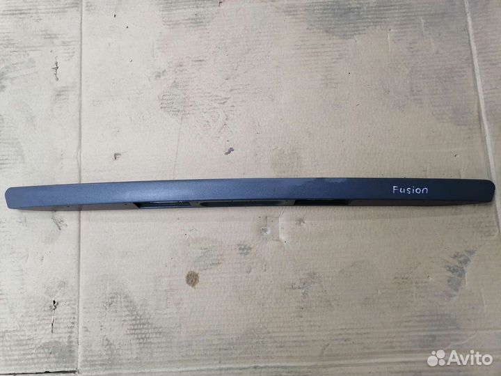 Накладка крышки багажника Ford Fusion