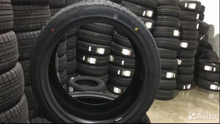 Boto BS68 245/40 R18 97H