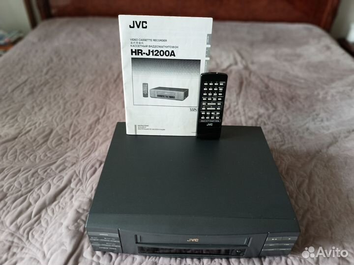 Видеомагнитофон JVC HR- J1200A
