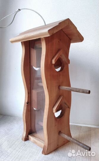 Экологичная кормушка для птиц из дерева