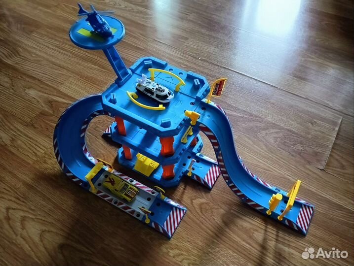 Детские игрушки парковка