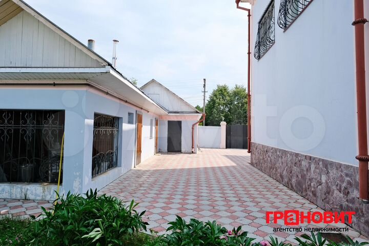 Коттедж 354,6 м² на участке 16 сот.