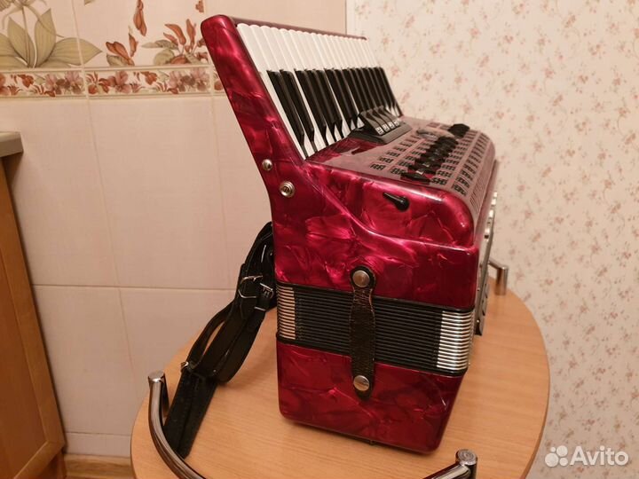 Аккордеон Royal Standard Meteor. Лот 3