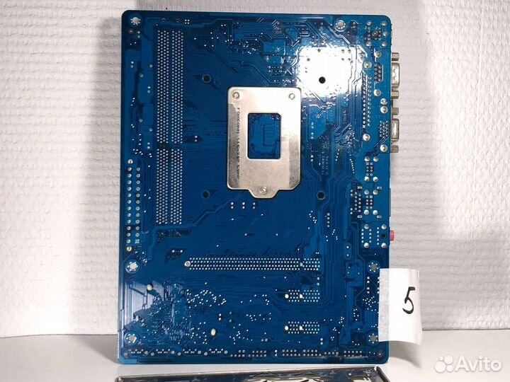 Материнская плата Gigabyte GA-H61M-DS2 с дефектом