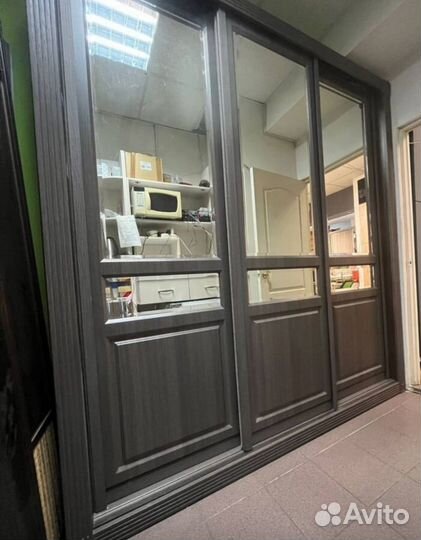 Двери купе с зеркалом