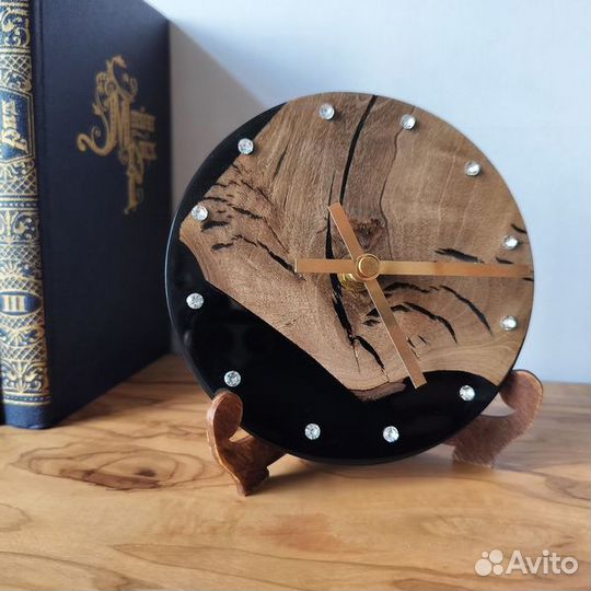 10 деревянных настольных часов