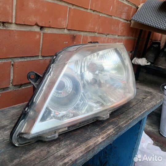 Фара левая на renault logan 1