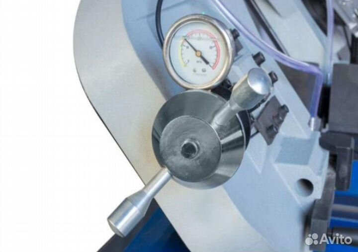 Полуавтоматический ленточнопильный станок BS270SA