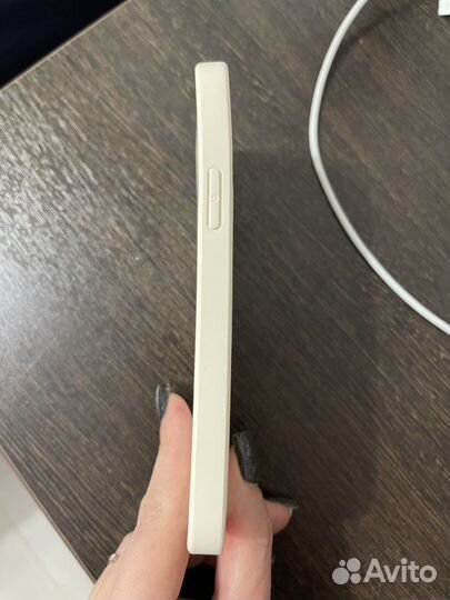 Чехол на iPhone 12