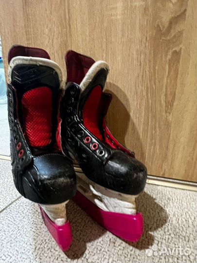 Хоккейные Коньки bauer vapor x700