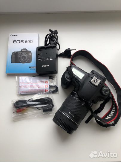 Зеркальный фотоаппарат Canon