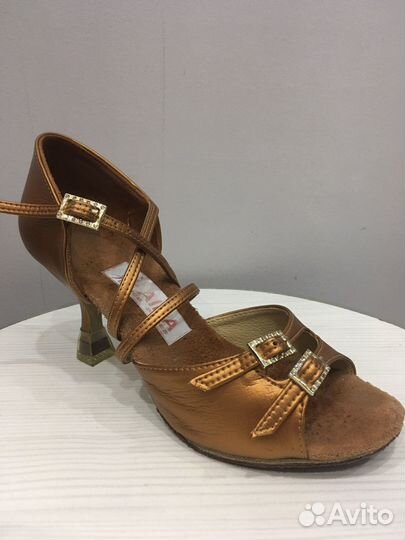Туфли aida женские
