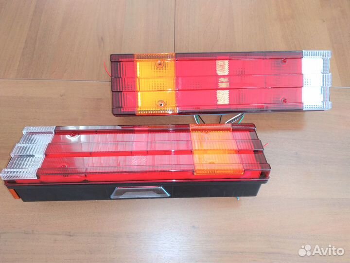 Фонари задние Комплект 2 шт c кабелем 031 на Фуры