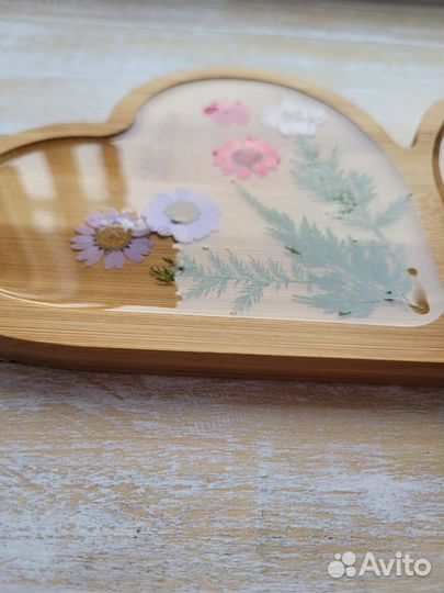 Менажница из дерева с эпоксидной смолой