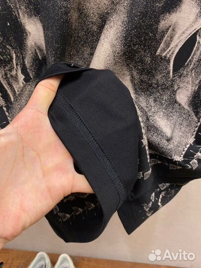 Футболка givenchy