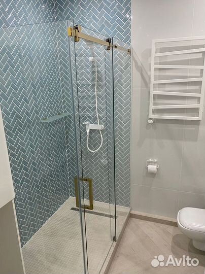 Стеклянная душевая кабина