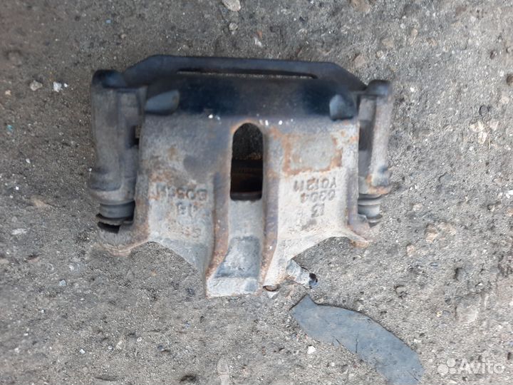 Peugeot 206 суппорт правый передний