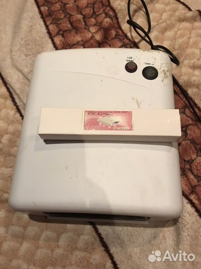 Уф лампа для ногтей и наклейки