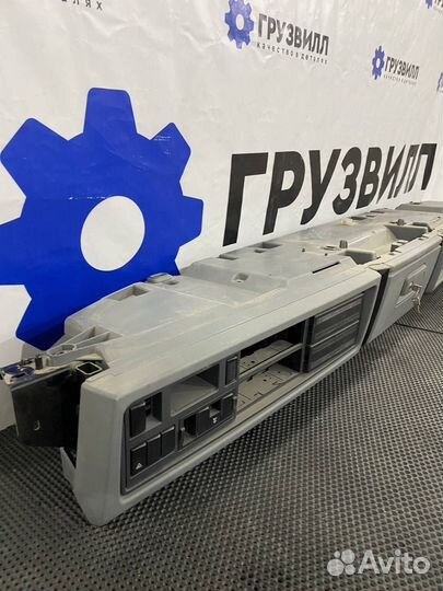 Полка над лобовым стеклом Renault T