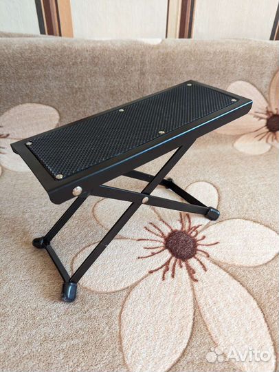 Подставка под ногу гитариста