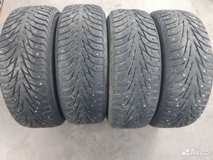 Yokohama Ice Guard IG35 215/60 R16